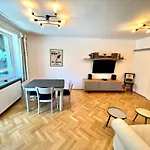 Castanilor 6 - Hip Industrial Apartment Close To City Centre